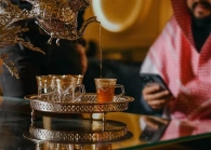 جلسات الشاي والحلويات التراثية في إنسادونج